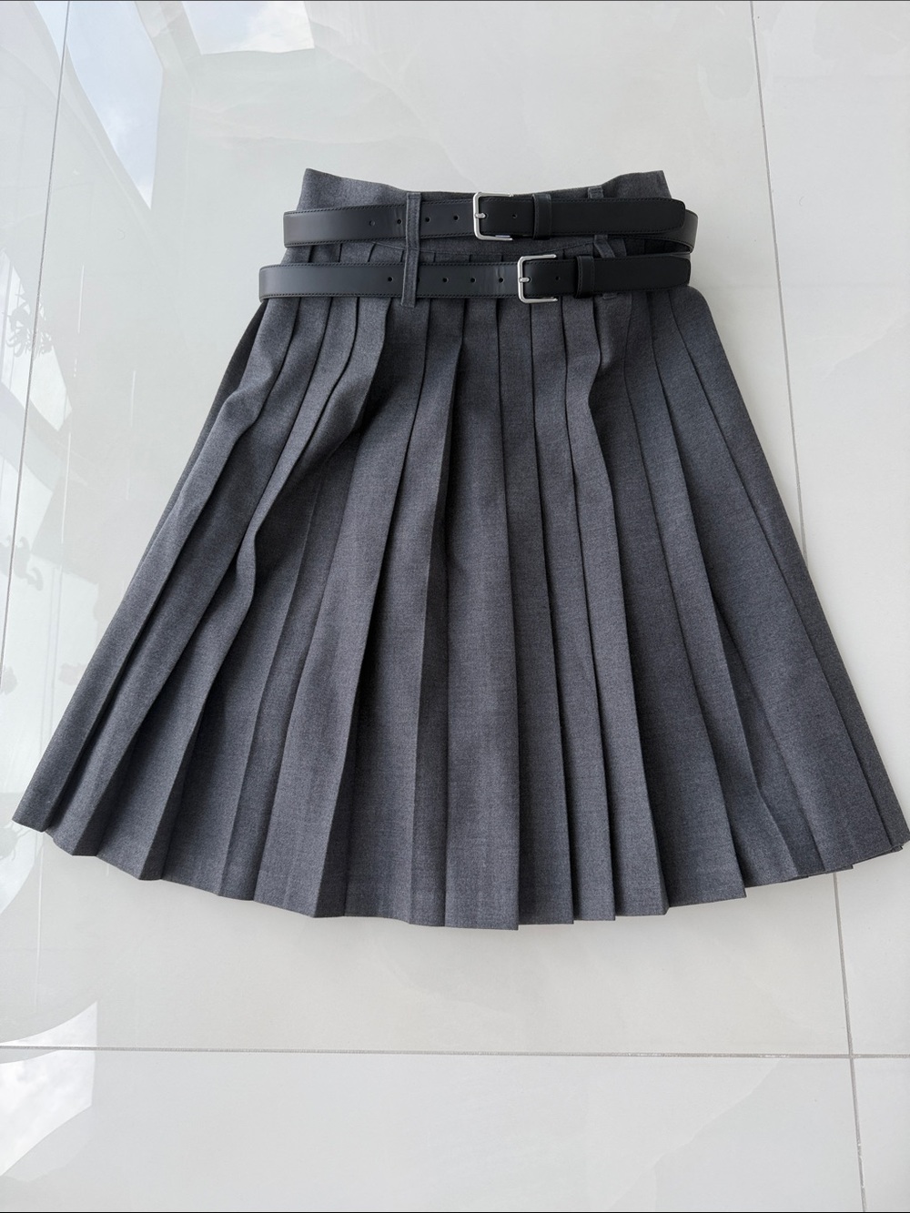 The Frankie Shop  Wednesday Belted Pleated Skirt - Dark Grey Melange
